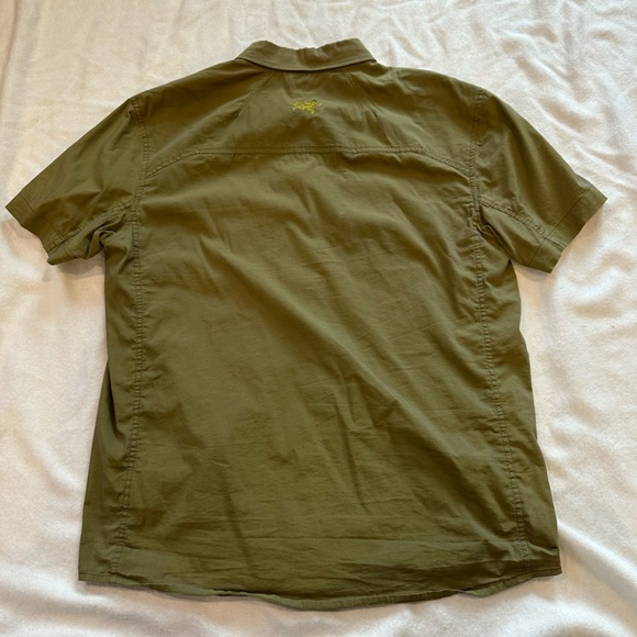 Arc'teryx A2B short sleeve button up shirt size L - Picture 6 of 9